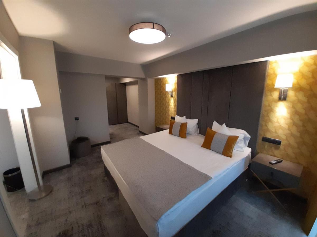 Hotel Univers Κλουζ-Ναπόκα Εξωτερικό φωτογραφία