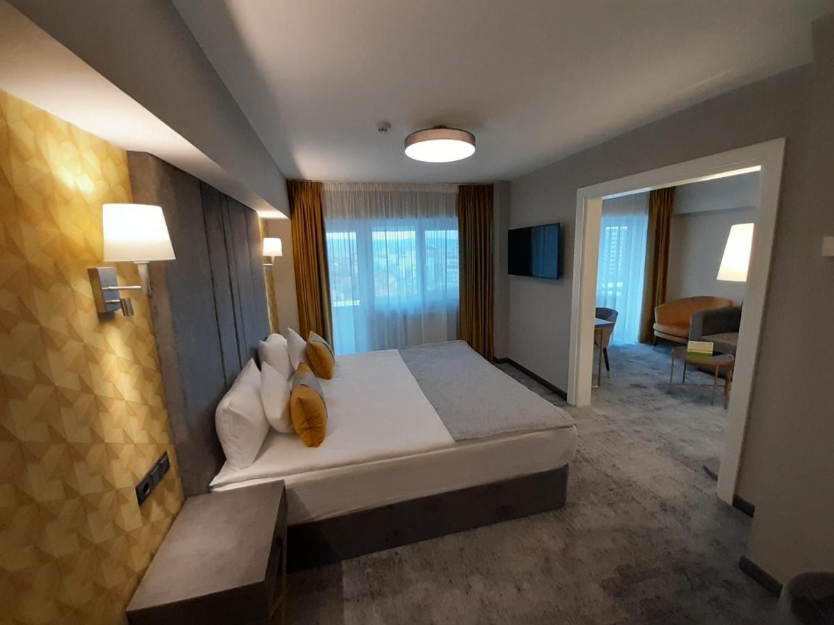 Hotel Univers Κλουζ-Ναπόκα Εξωτερικό φωτογραφία