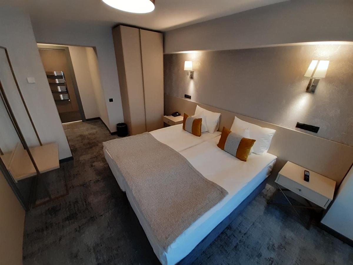 Hotel Univers Κλουζ-Ναπόκα Εξωτερικό φωτογραφία